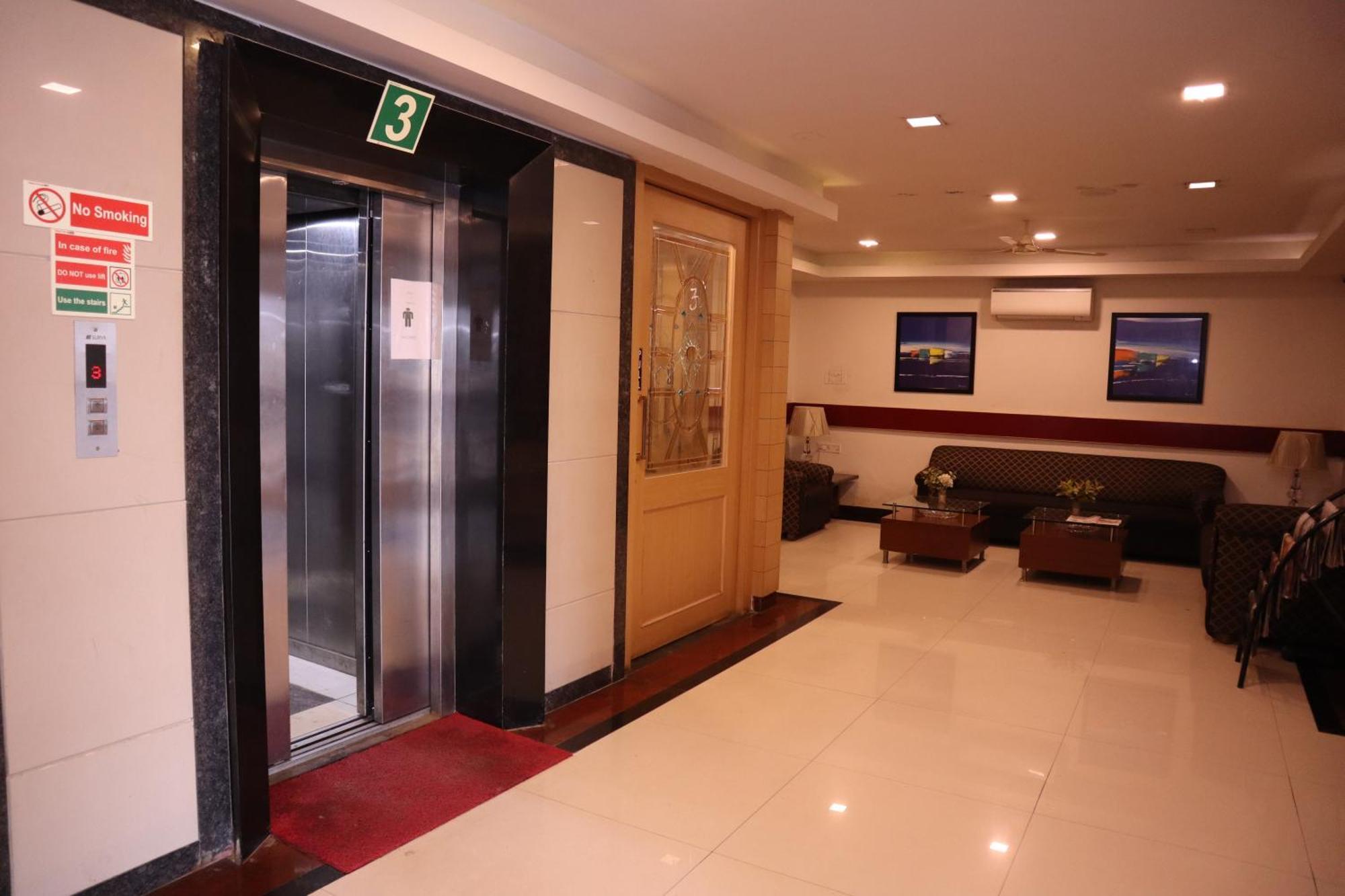 Sri Sai Ram Suites بنغالور المظهر الخارجي الصورة