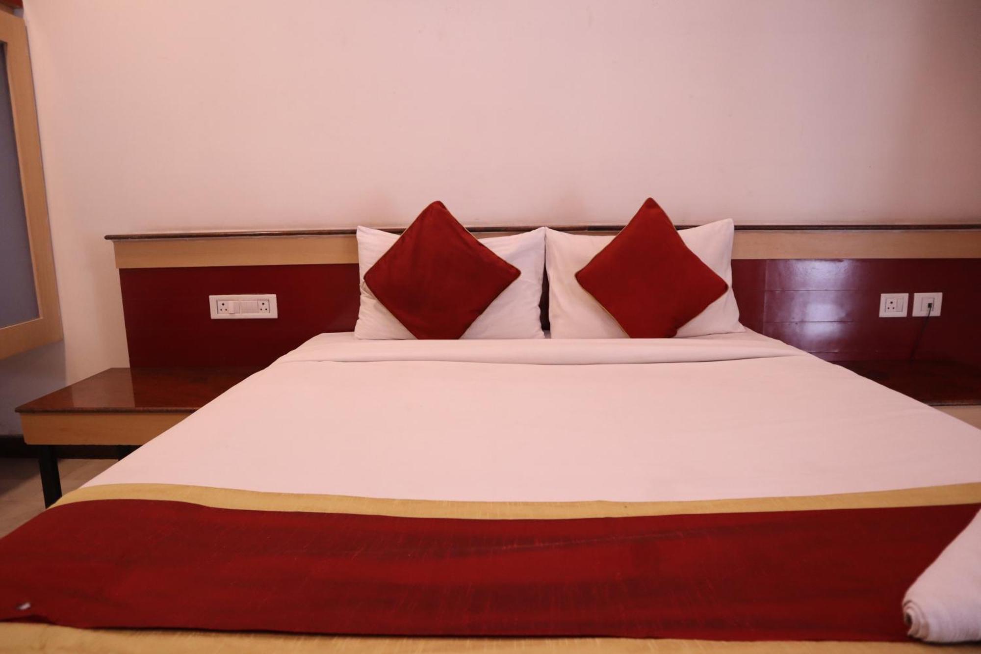 Sri Sai Ram Suites بنغالور المظهر الخارجي الصورة